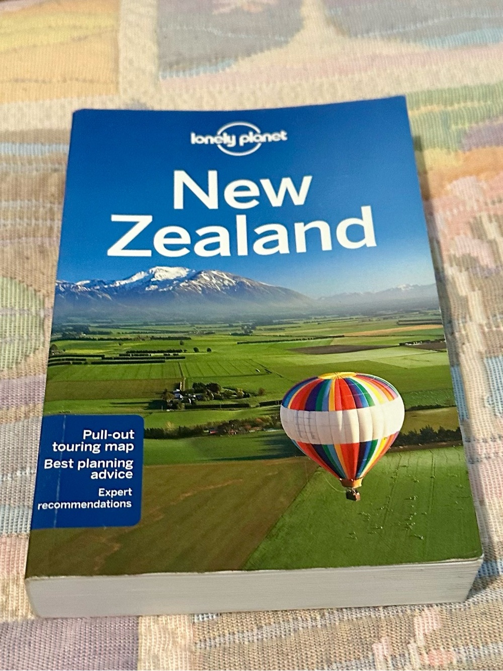 New Zealand Travel Guide - Blue Cover